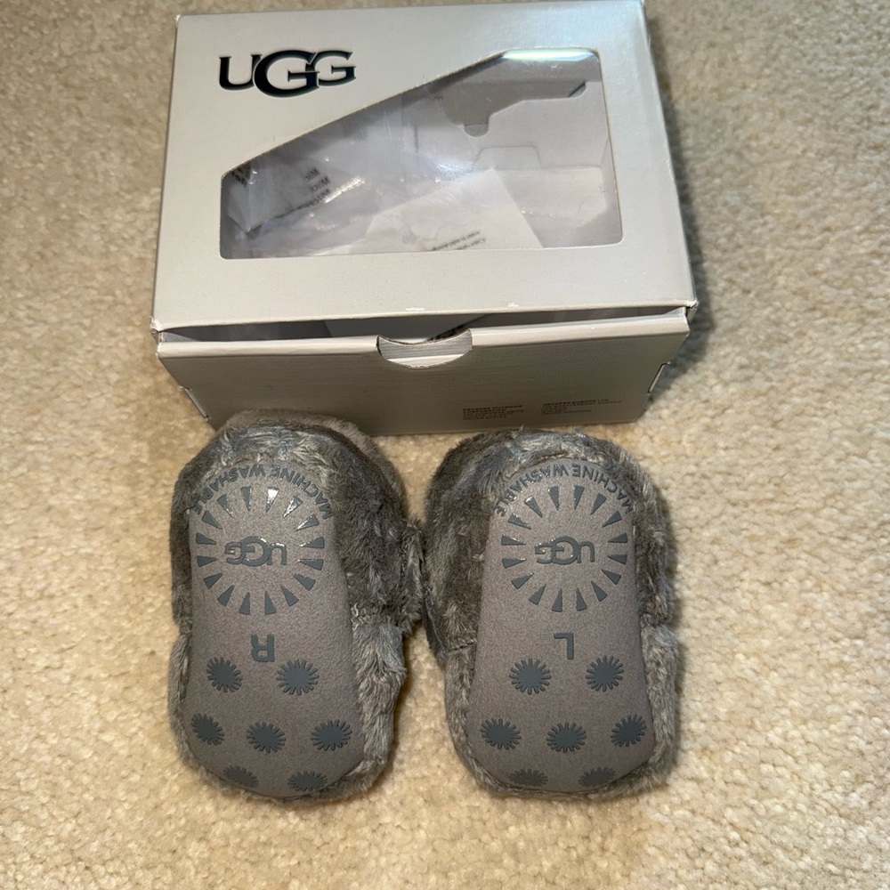 NWT UGG Infants’ Bixbee Terry Clothe Bootie - Picture 2 of 3
